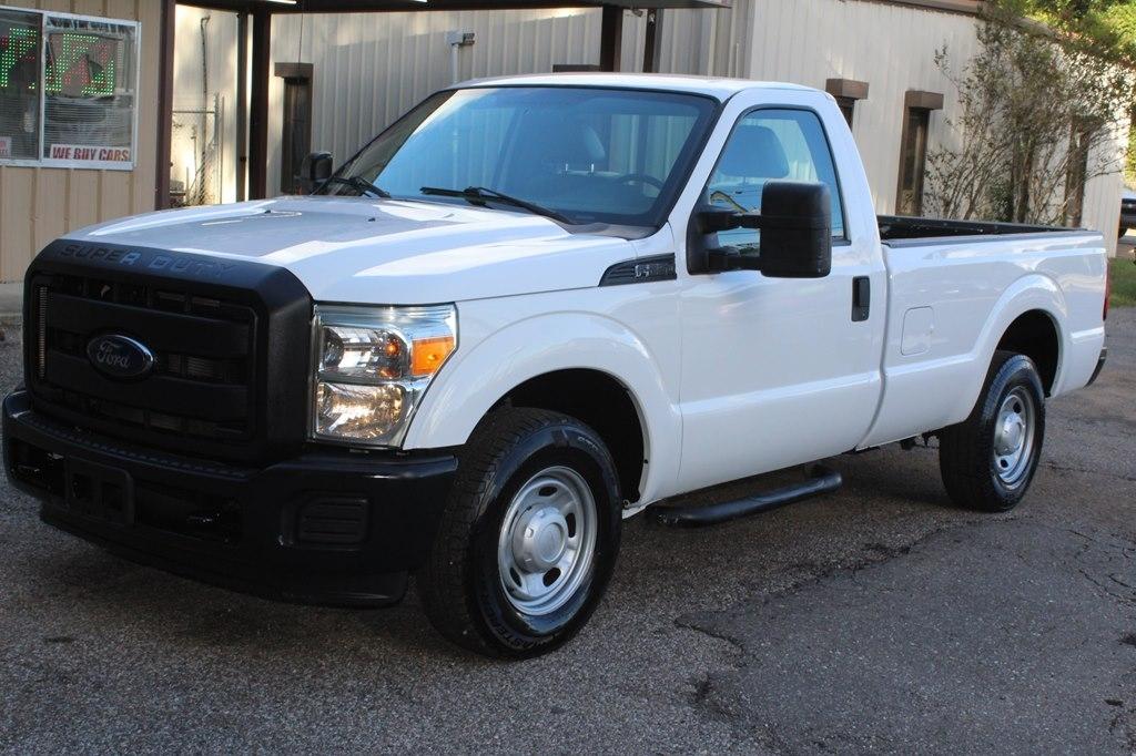 Ford Super Duty F-250 SRW 2WD Reg Cab 137" XLT 2016