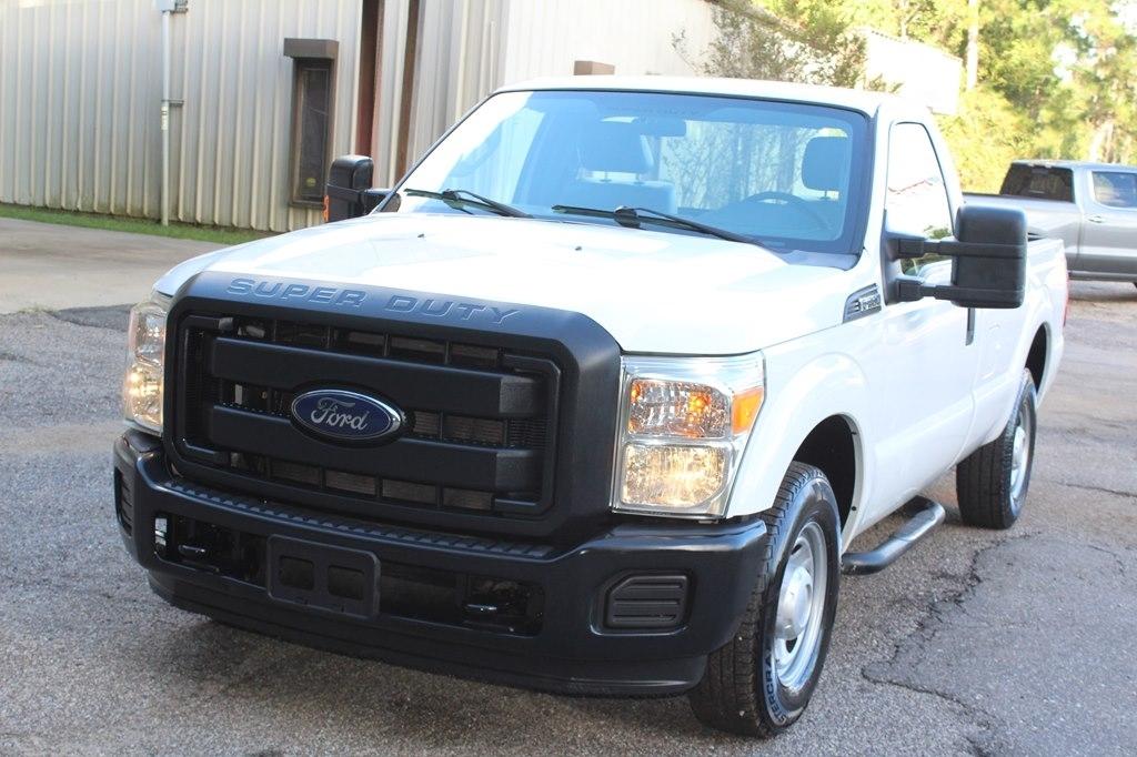 Ford Super Duty F-250 SRW 2WD Reg Cab 137" XLT 2016