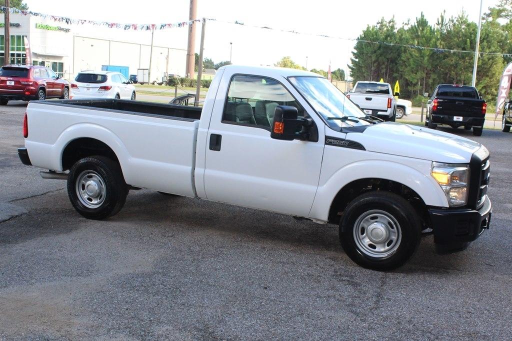 Ford Super Duty F-250 SRW 2WD Reg Cab 137" XLT 2016