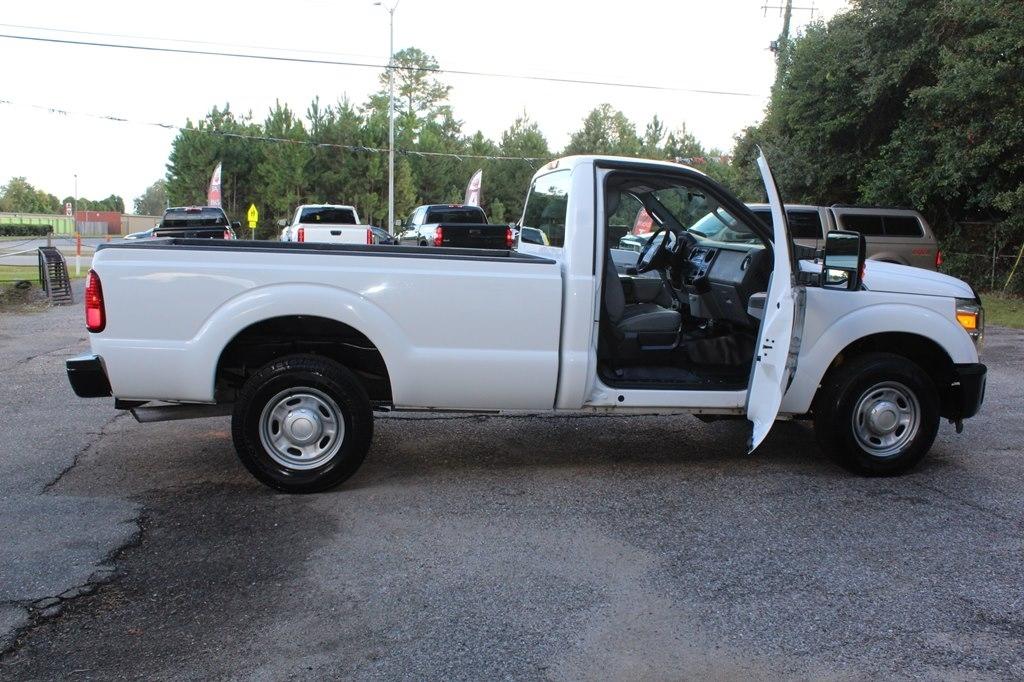 Ford Super Duty F-250 SRW 2WD Reg Cab 137" XLT 2016