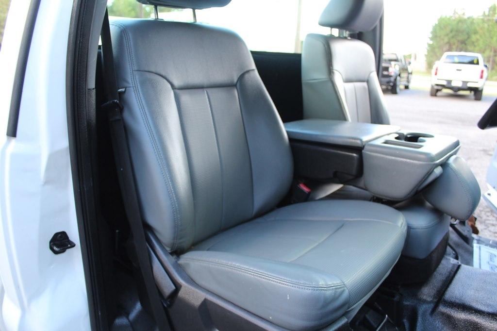Ford Super Duty F-250 SRW 2WD Reg Cab 137" XLT 2016