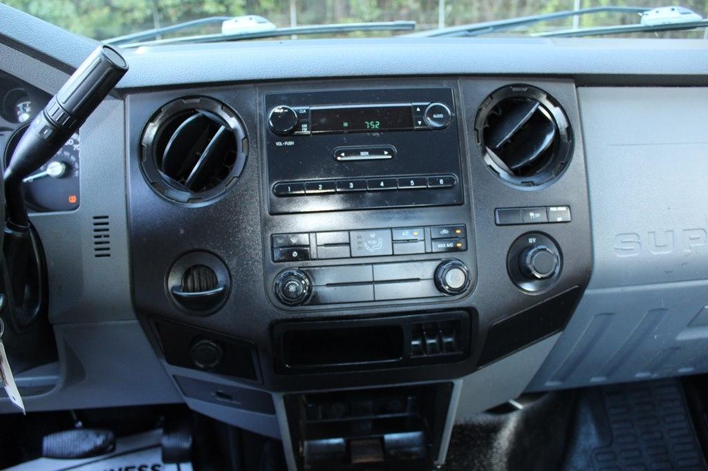 Ford Super Duty F-250 SRW 2WD Reg Cab 137" XLT 2016