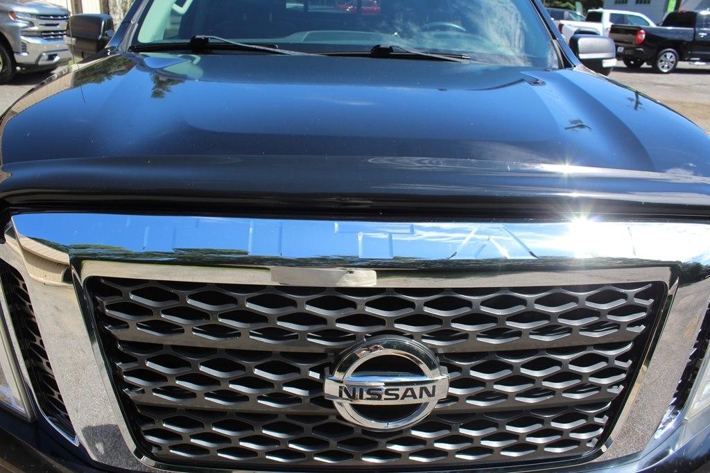 Nissan Titan 4x4 Crew Cab SV 2017