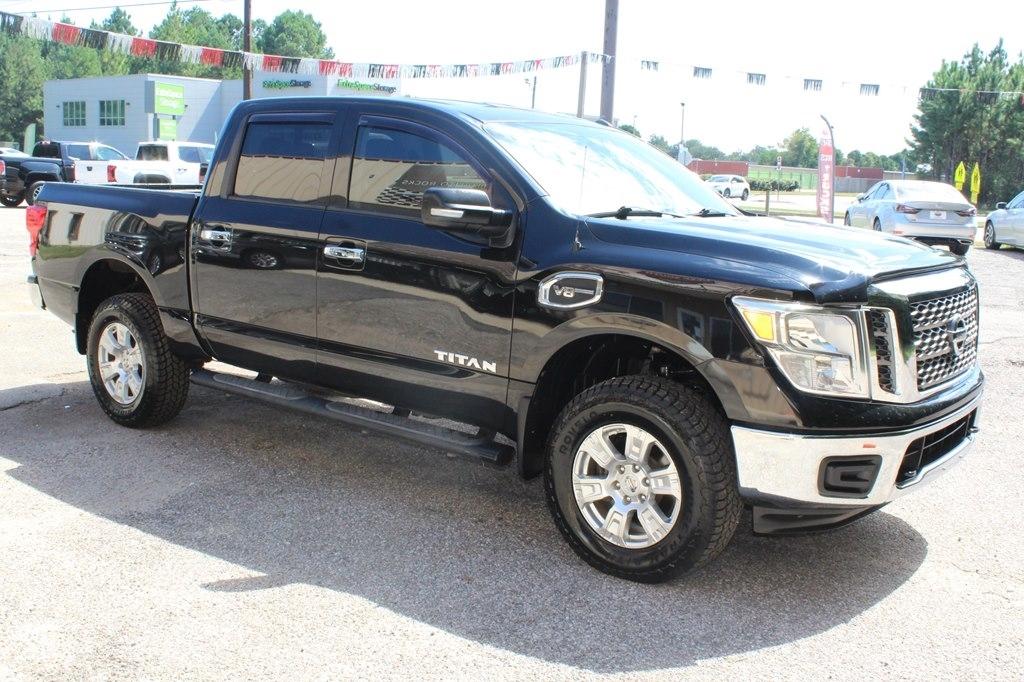 Nissan Titan 4x4 Crew Cab SV 2017