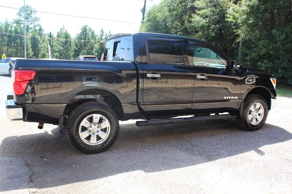 Nissan Titan 4x4 Crew Cab SV 2017