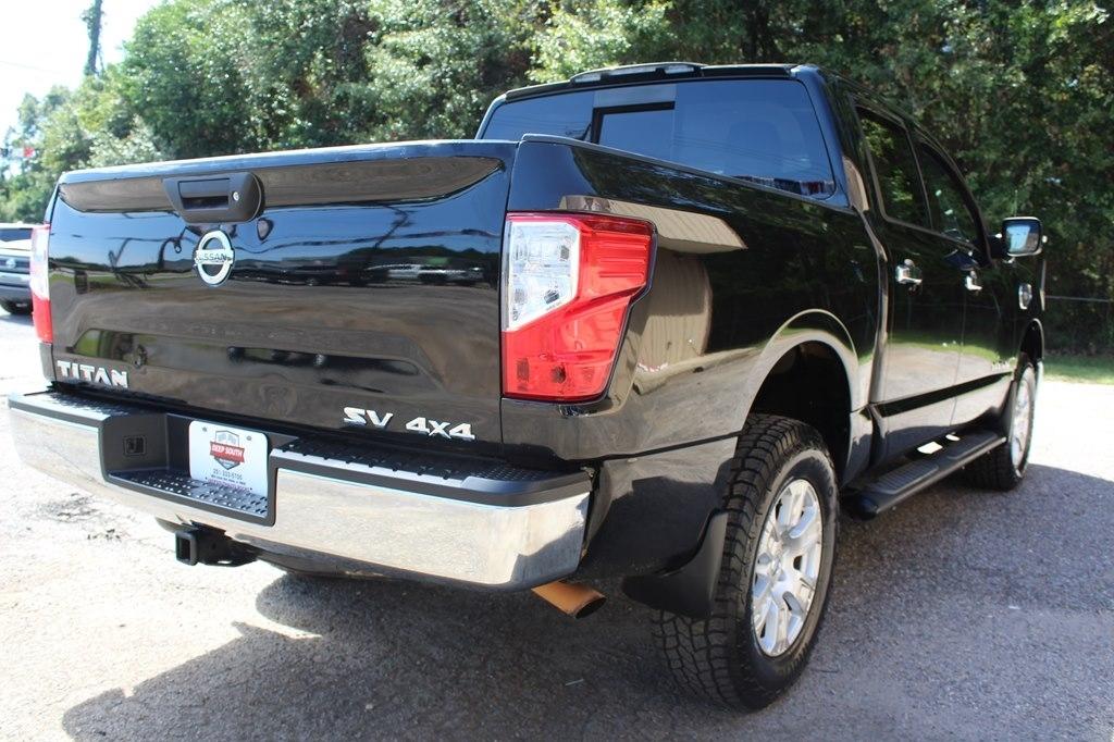 Nissan Titan 4x4 Crew Cab SV 2017