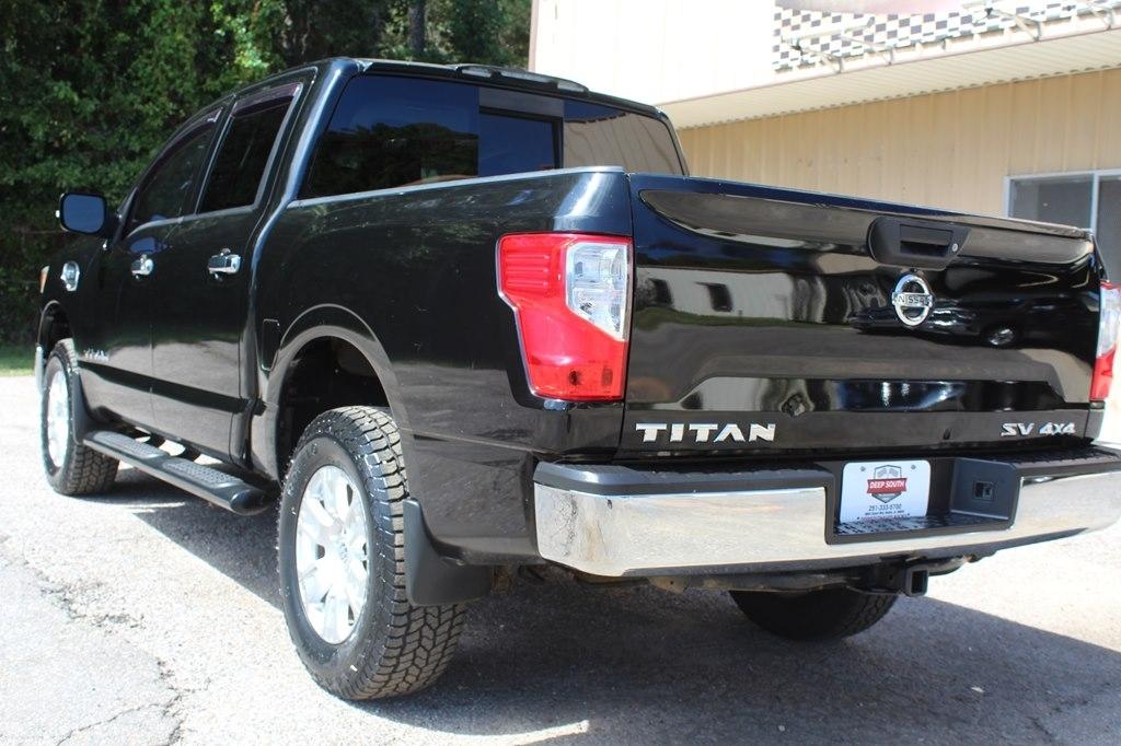 Nissan Titan 4x4 Crew Cab SV 2017