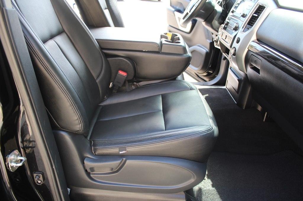 Nissan Titan 4x4 Crew Cab SV 2017