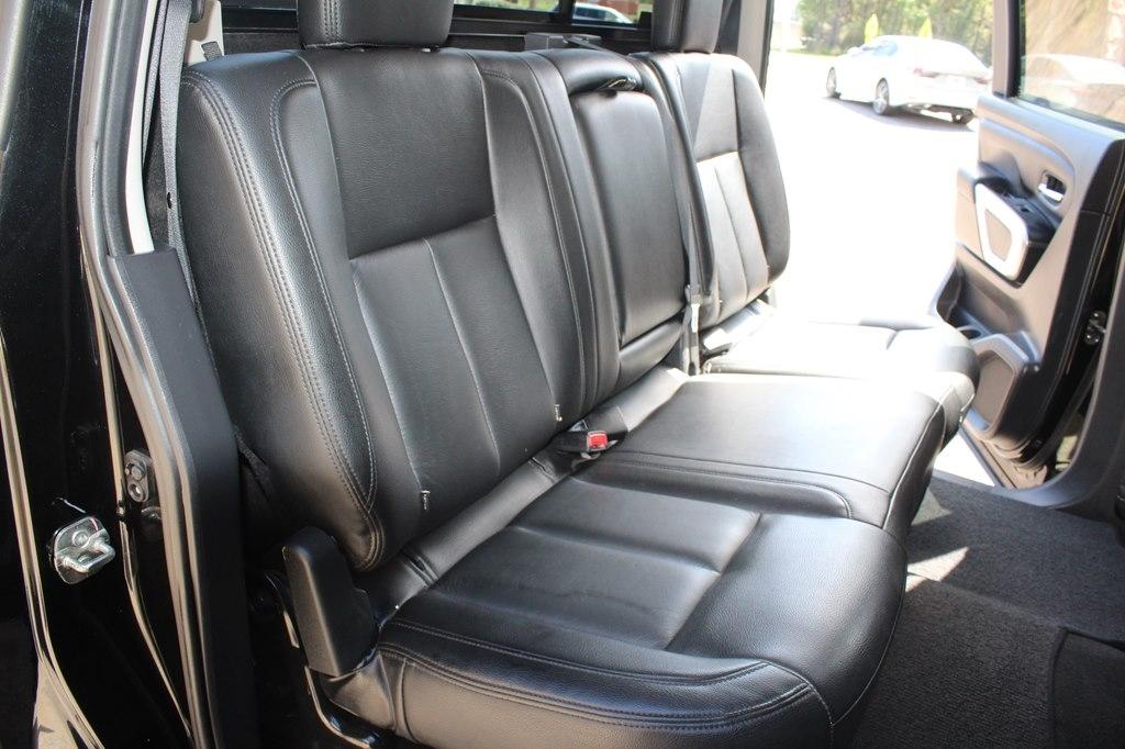 Nissan Titan 4x4 Crew Cab SV 2017