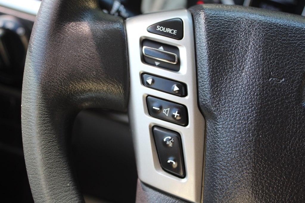 Nissan Titan 4x4 Crew Cab SV 2017