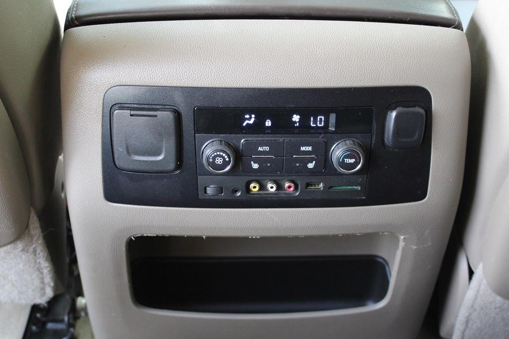 Chevrolet Suburban 4WD 4dr 1500 LTZ 2016