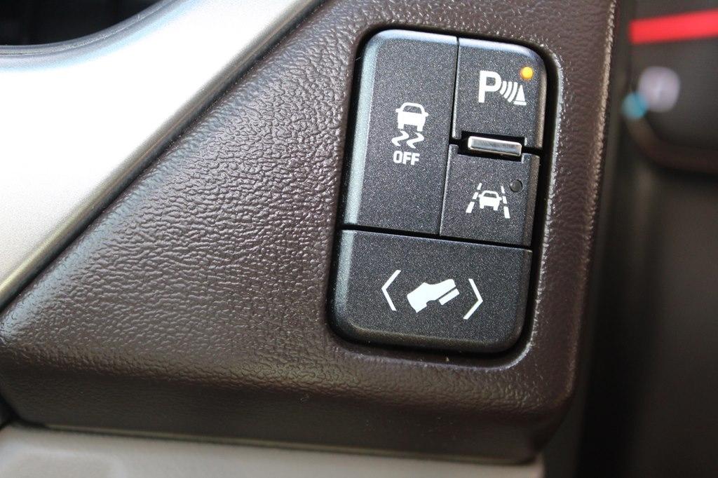 Chevrolet Suburban 4WD 4dr 1500 LTZ 2016