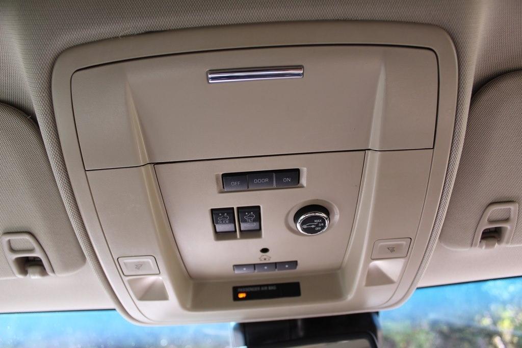 Chevrolet Suburban 4WD 4dr 1500 LTZ 2016