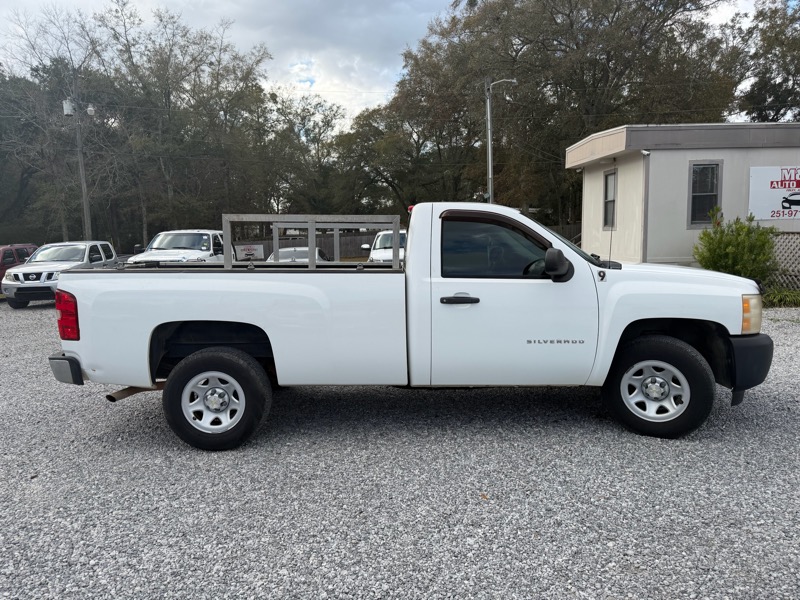 Chevrolet Silverado 1500 2WD Reg Cab 140" Work Truck 2011