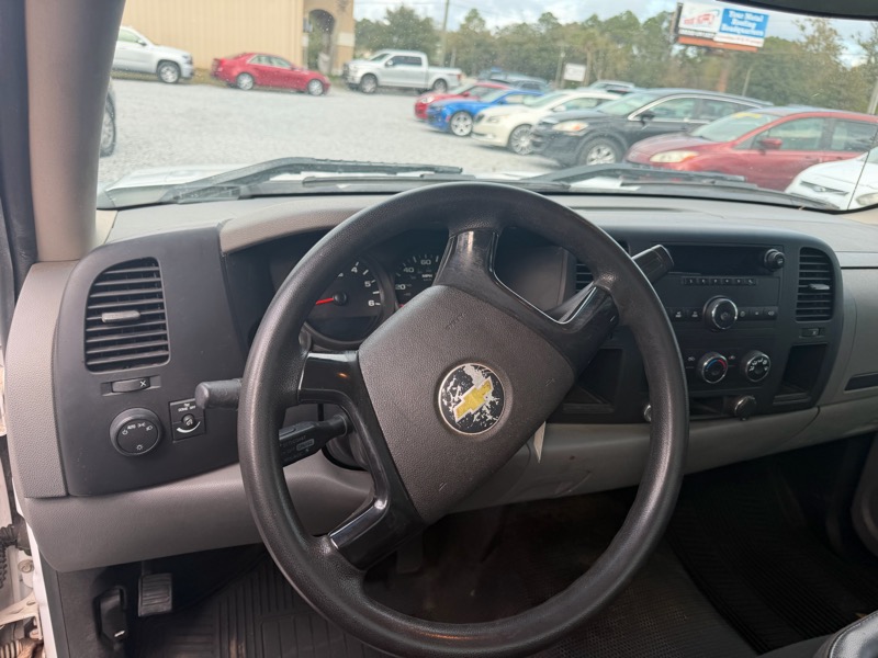 Chevrolet Silverado 1500 2WD Reg Cab 140" Work Truck 2011