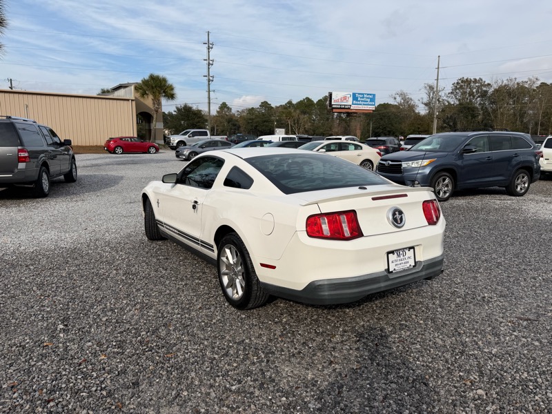Ford Mustang V6 Coupe 2010