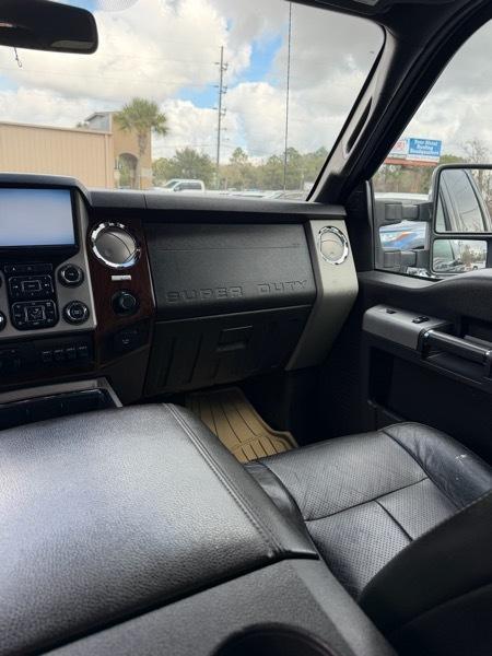 Ford F-250 SD Lariat Crew Cab Short Bed 4WD 2013