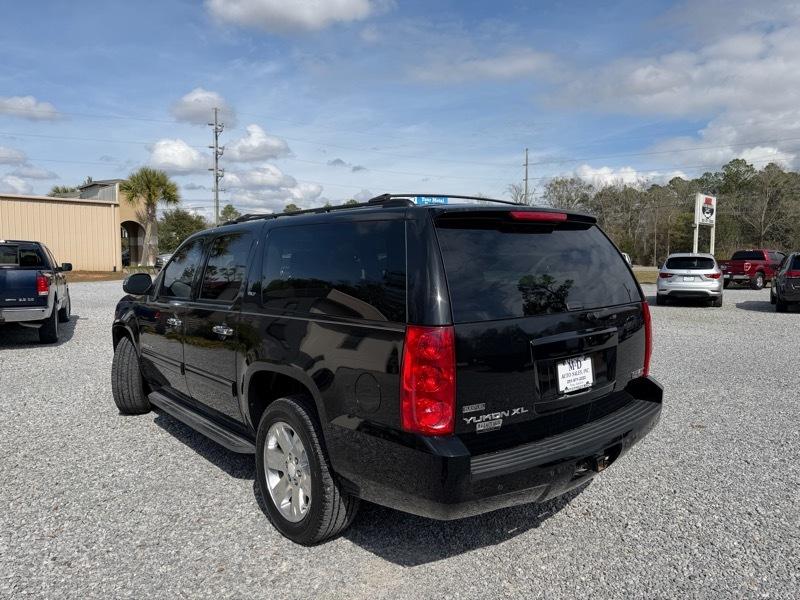 GMC Yukon XL SLT-1 1/2 Ton 2WD 2011