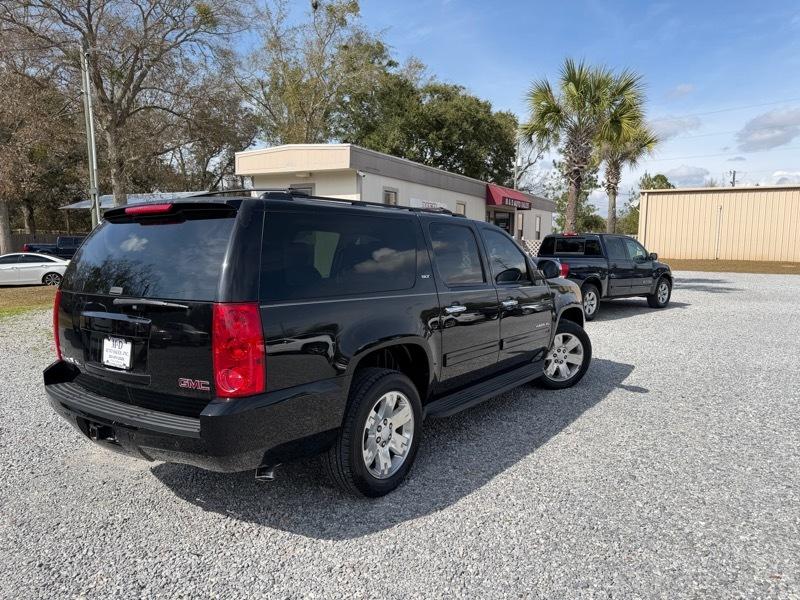 GMC Yukon XL SLT-1 1/2 Ton 2WD 2011