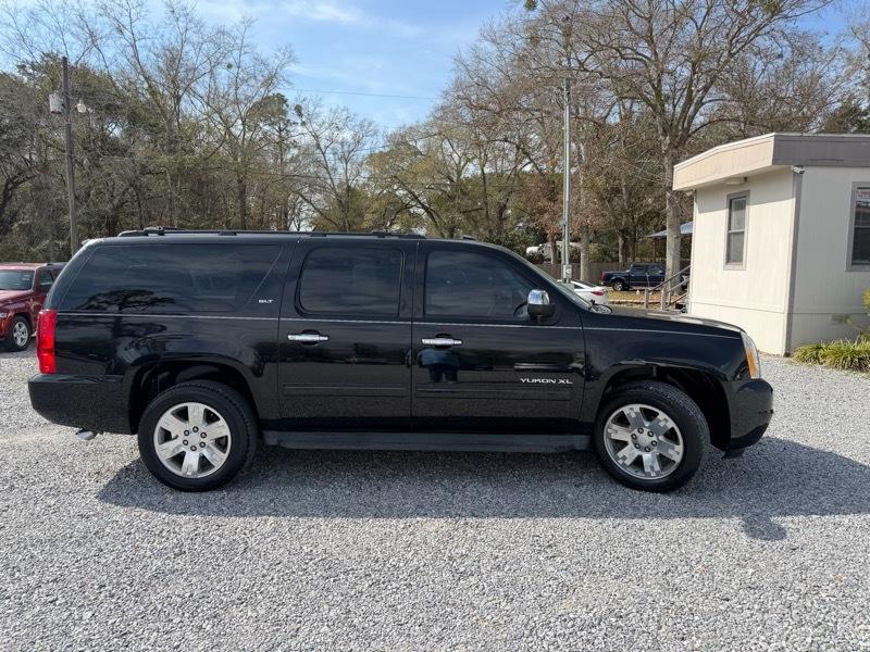 GMC Yukon XL SLT-1 1/2 Ton 2WD 2011