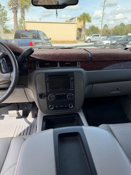 GMC Yukon XL SLT-1 1/2 Ton 2WD 2011