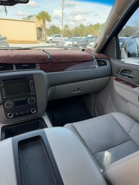 GMC Yukon XL SLT-1 1/2 Ton 2WD 2011