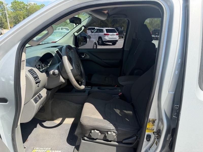 Nissan Frontier S Crew Cab 5AT 2WD 2014