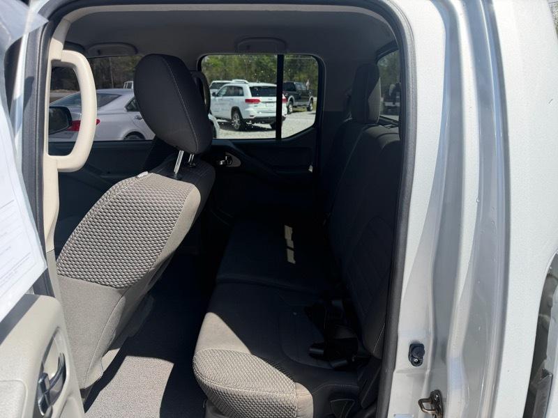 Nissan Frontier S Crew Cab 5AT 2WD 2014