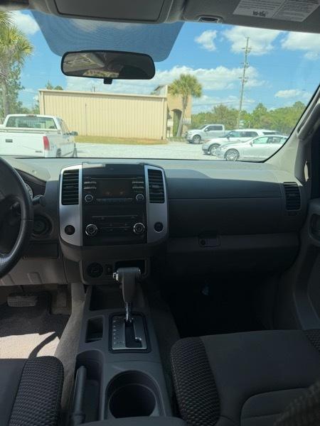 Nissan Frontier S Crew Cab 5AT 2WD 2014