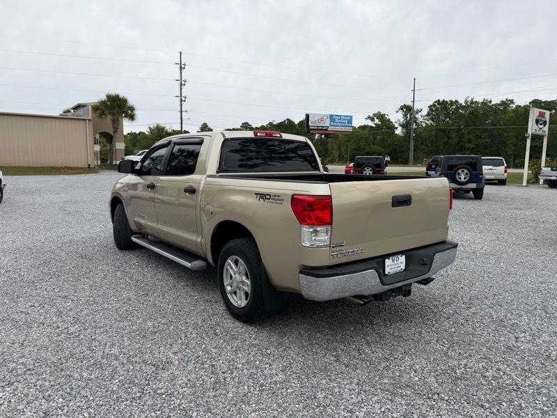 Toyota Tundra Base 4.7L 2WD 2010