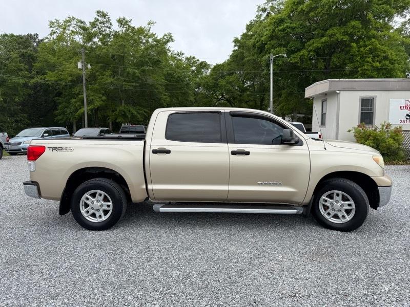 Toyota Tundra Base 4.7L 2WD 2010