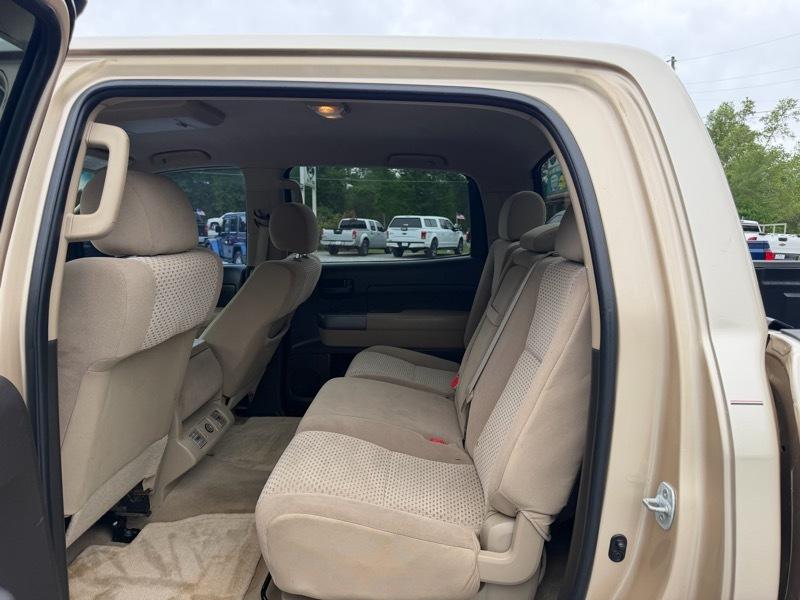 Toyota Tundra Base 4.7L 2WD 2010