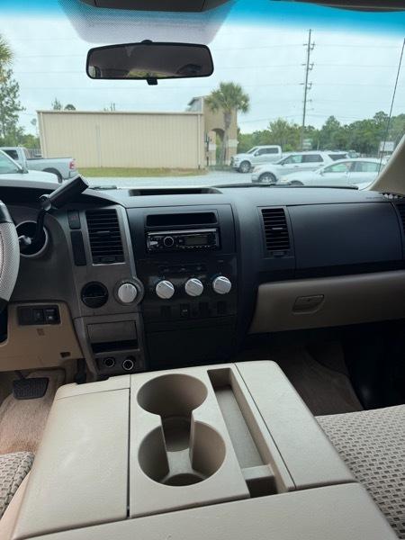 Toyota Tundra Base 4.7L 2WD 2010