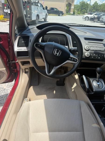 Honda Civic LX Sedan 5-Speed AT 2010