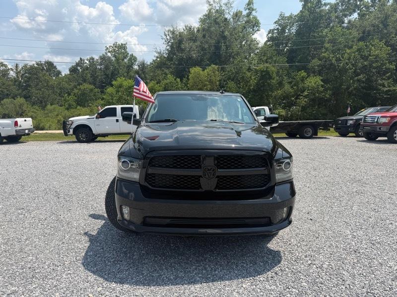 RAM 1500 Night 4x2 Regular Cab 6'4" Box 2017