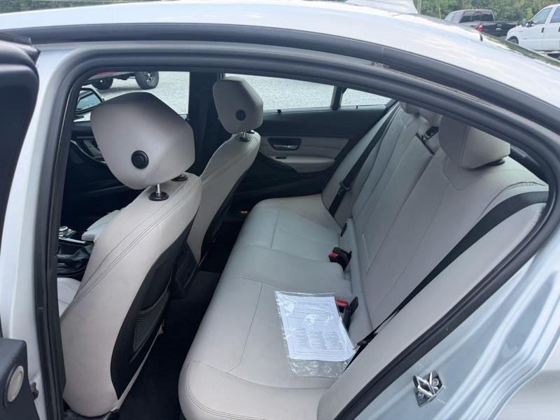 BMW 3-Series 328i Sedan 2012