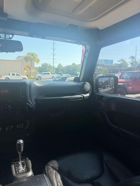 Jeep Wrangler Unlimited Sahara 4WD 2014
