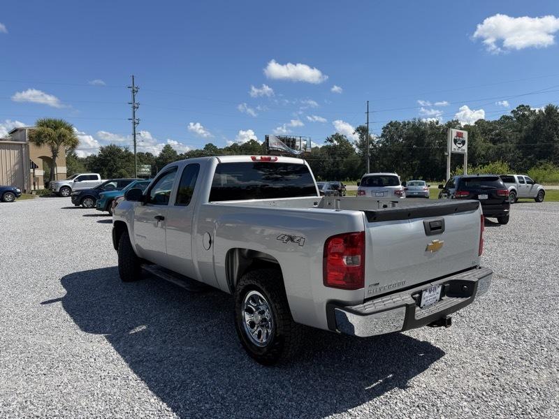 Chevrolet Silverado 1500 2WD Double Cab 143.5" LS 2011