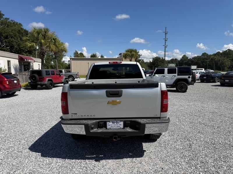 Chevrolet Silverado 1500 2WD Double Cab 143.5" LS 2011