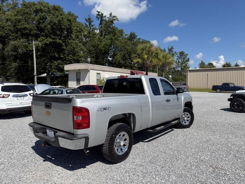 Chevrolet Silverado 1500 2WD Double Cab 143.5" LS 2011
