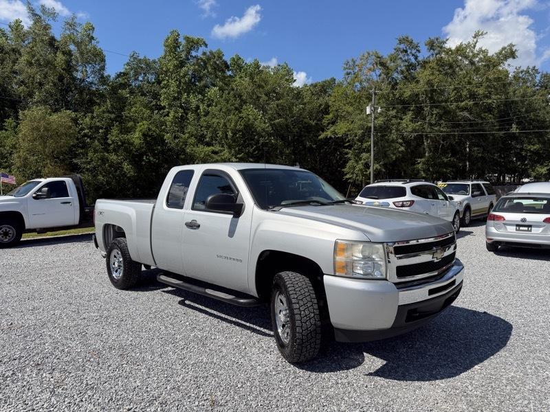 Chevrolet Silverado 1500 2WD Double Cab 143.5" LS 2011