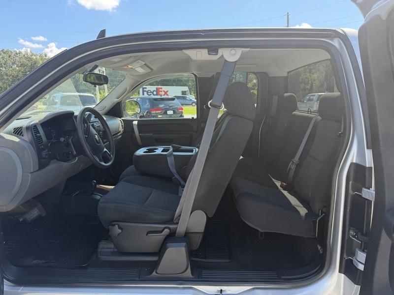 Chevrolet Silverado 1500 2WD Double Cab 143.5" LS 2011