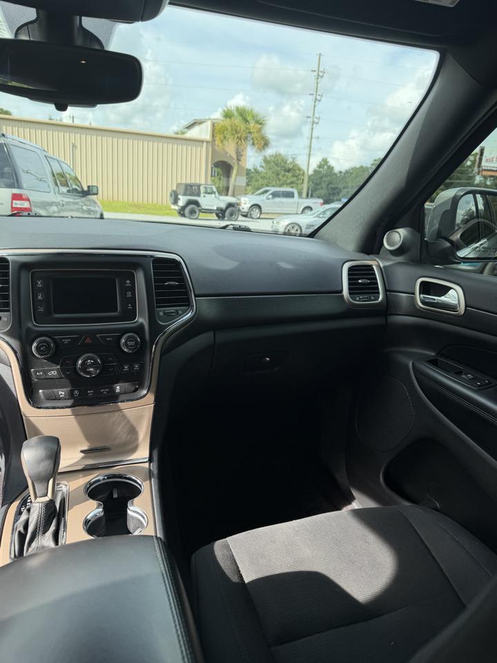 Jeep Grand Cherokee Laredo 2WD 2017