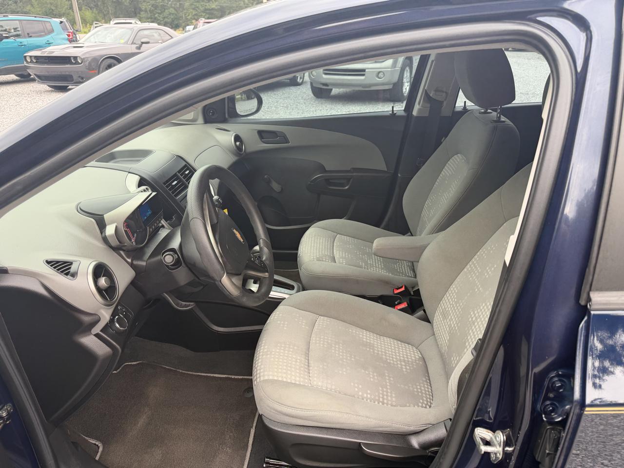 Chevrolet Sonic LS Auto 5-Door 2016