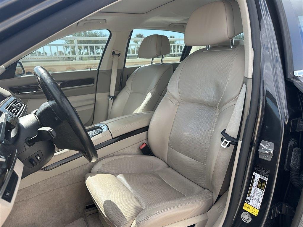 BMW 7-Series 750Li 2009