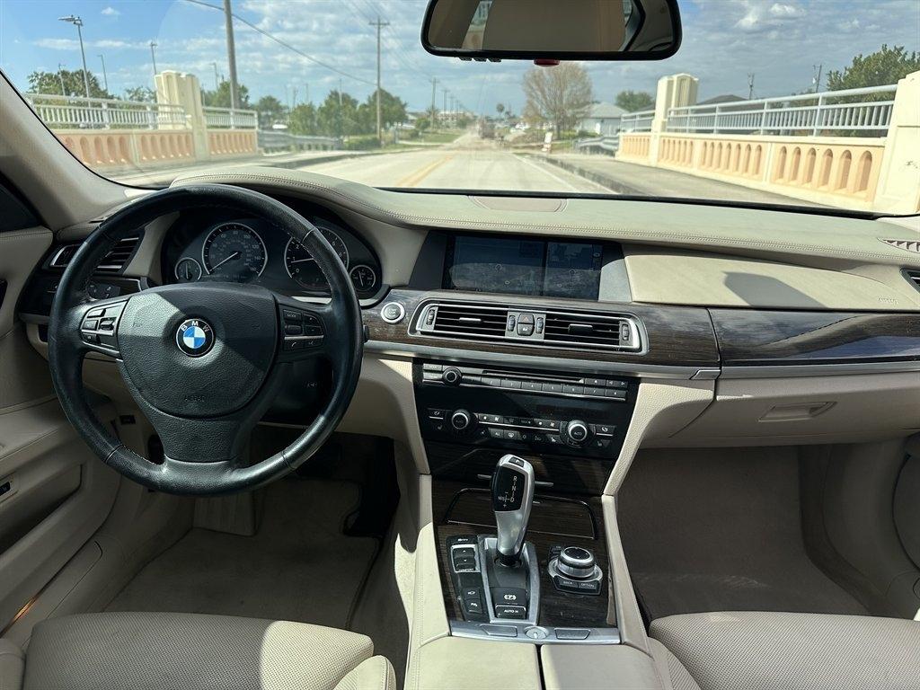 BMW 7-Series 750Li 2009