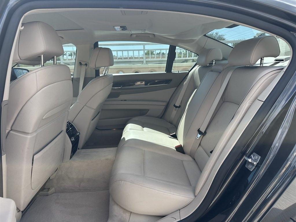 BMW 7-Series 750Li 2009