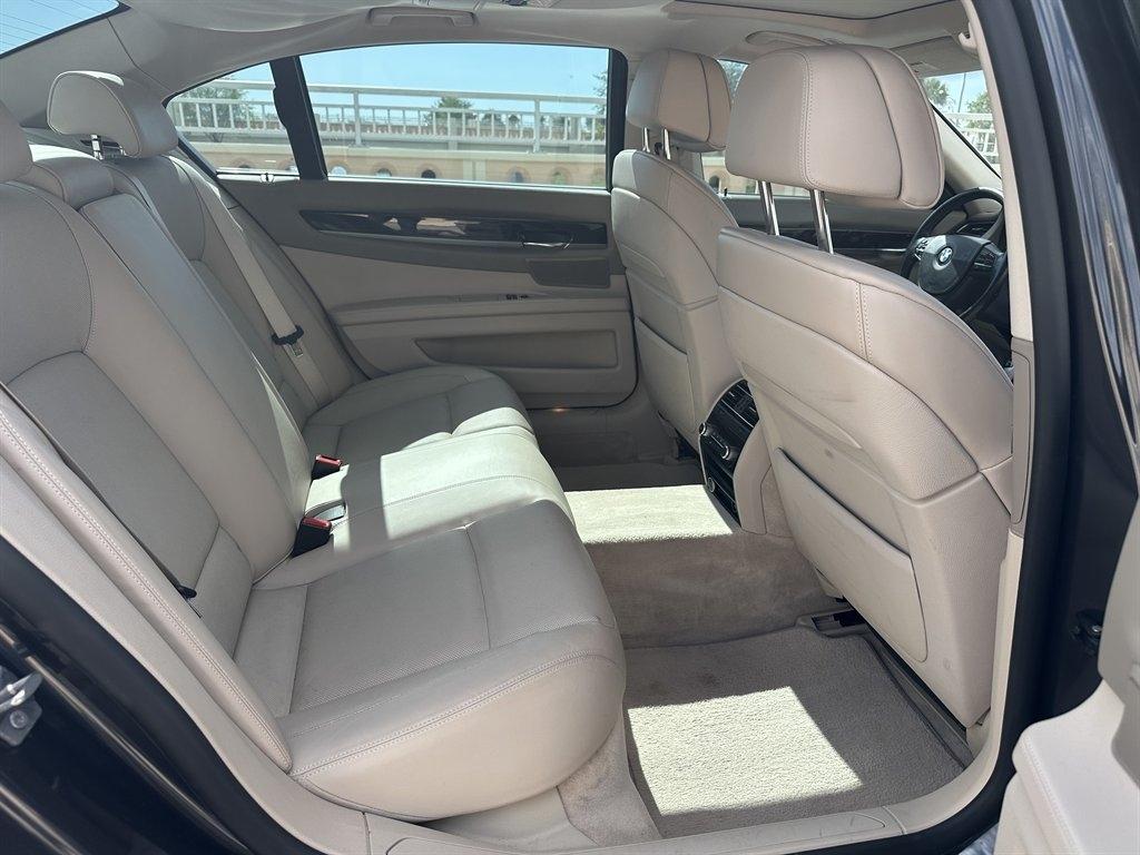 BMW 7-Series 750Li 2009