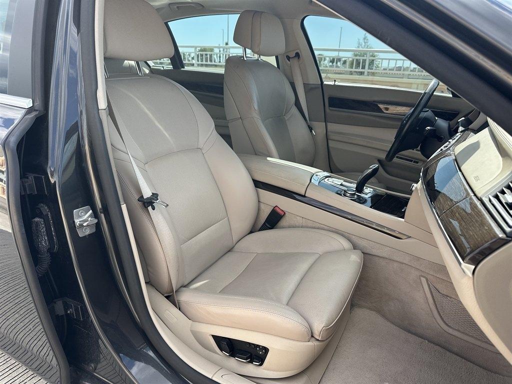 BMW 7-Series 750Li 2009