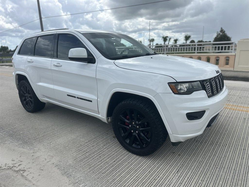 Jeep Grand Cherokee Laredo 4WD 2018